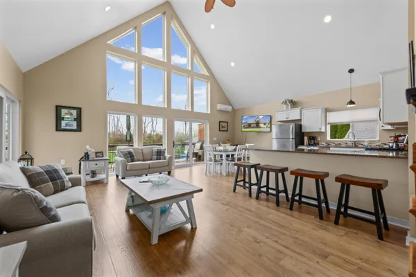 $400,000 | 15643 Milliman Road, Rockwood, MI 48173