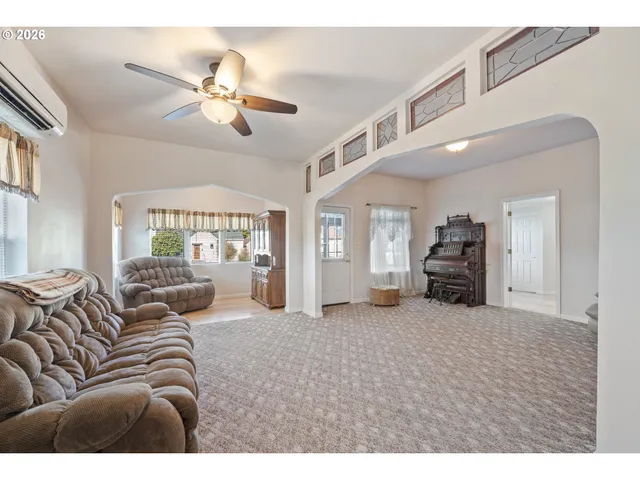 $475,000 | 1403 5th Street, Tillamook, OR 97141