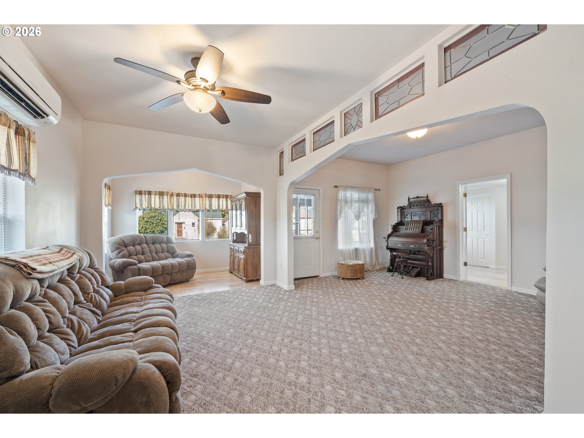 1403 5th Street Tillamook, OR 97141 - Photo 11 of 31 Living Room