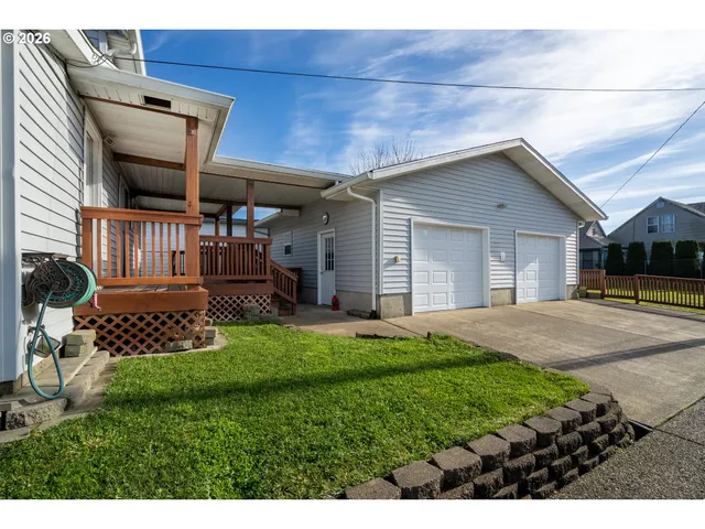 $475,000 | 1403 5th Street, Tillamook, OR 97141