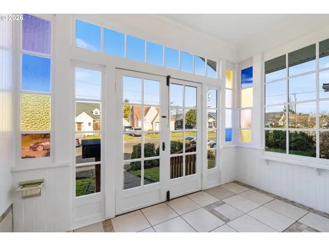 $475,000 | 1403 5th Street, Tillamook, OR 97141