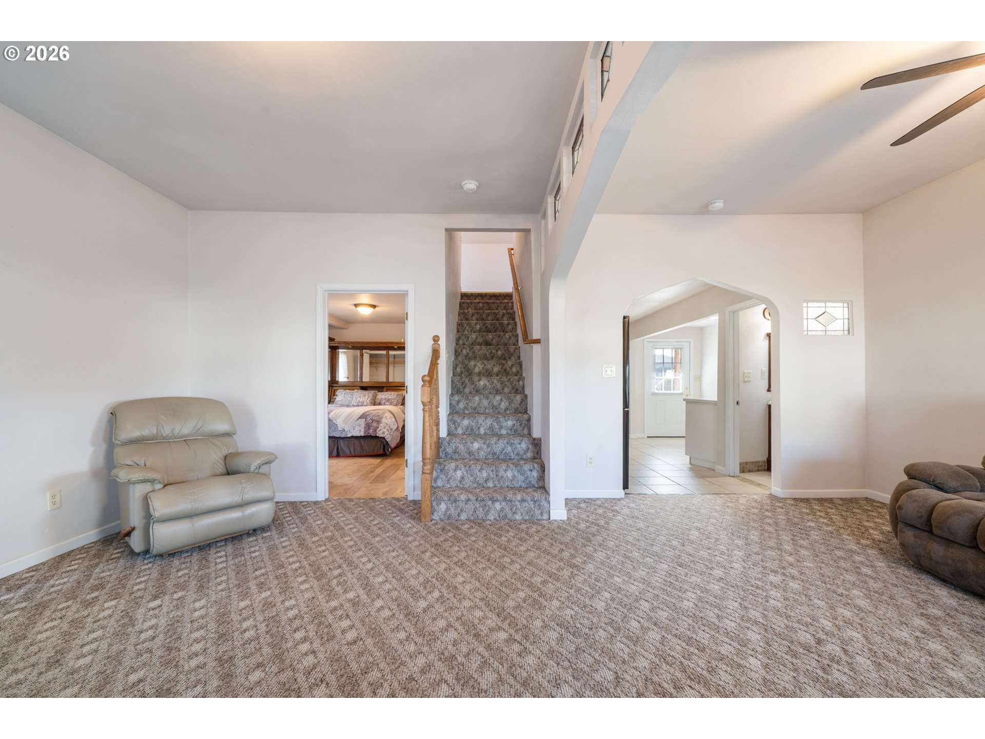 1403 5th Street Tillamook, OR 97141 - Photo 7 of 31 Living Room/Entrance