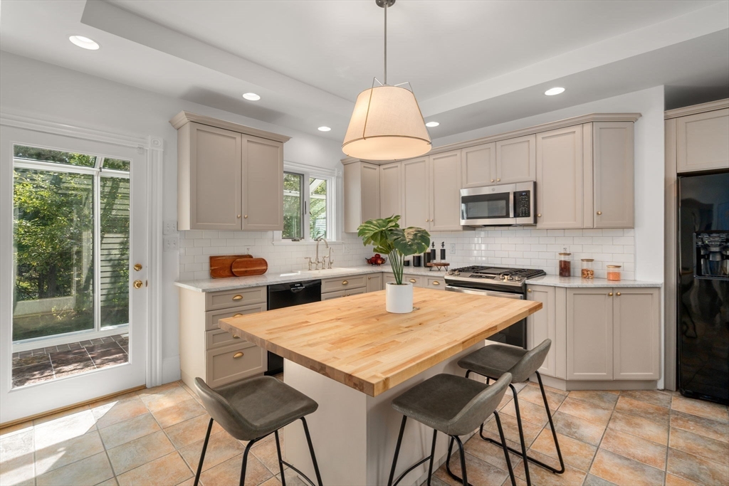 302 Concord Road Weston, MA 02493 - Photo 14 of 38 Gallery Image 14