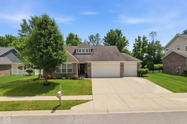 $425,000 | 5551 West Turnbuckle Place, McCordsville, IN 46055