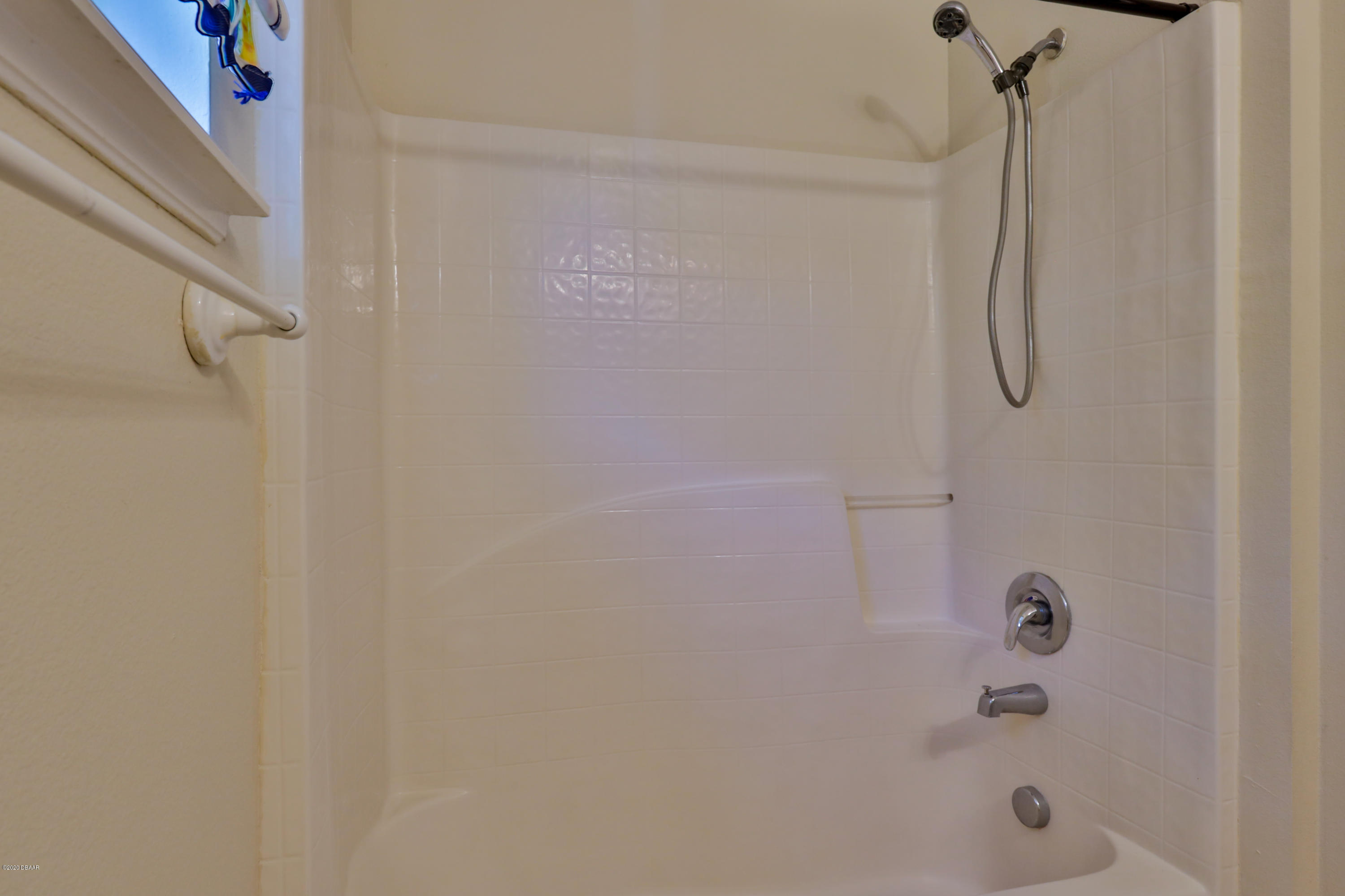 17 Rocking Lane Palm Coast, FL 32164 - Photo 26 of 33 Guest Bathroom shower
