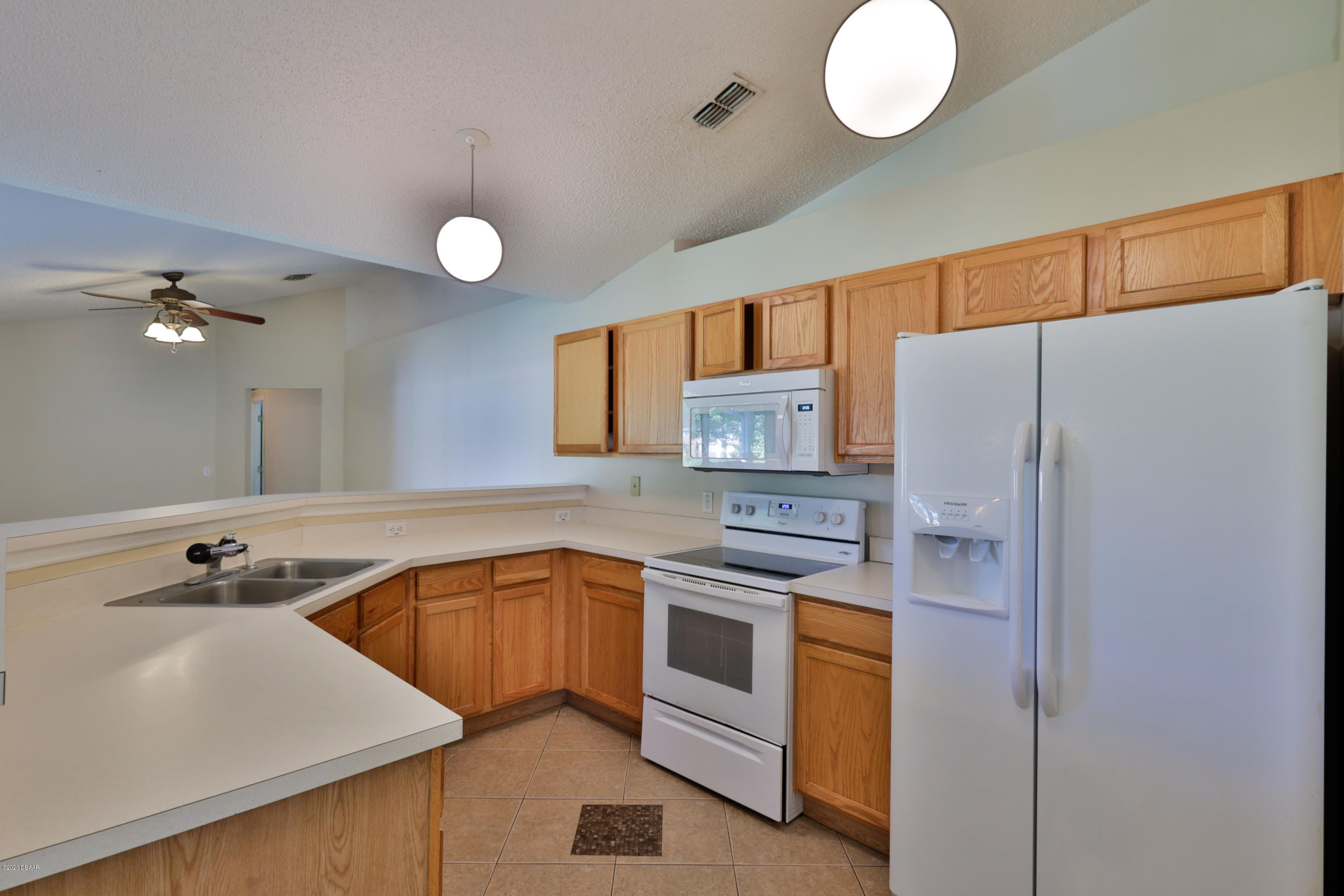 17 Rocking Lane Palm Coast, FL 32164 - Photo 9 of 33 Kitchen