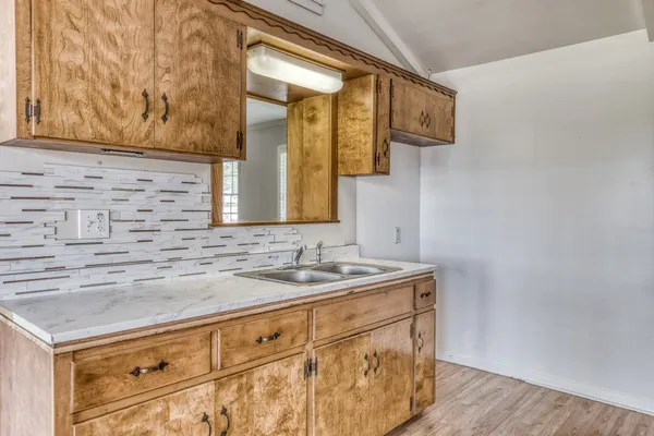 $289,000 | 407 West Glenn Street, Bellville, TX 77418