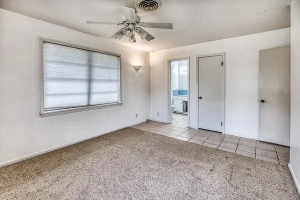 $289,000 | 407 West Glenn Street, Bellville, TX 77418