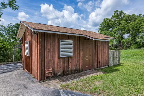$289,000 | 407 West Glenn Street, Bellville, TX 77418