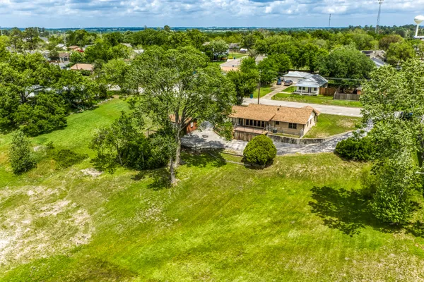 $289,000 | 407 West Glenn Street, Bellville, TX 77418