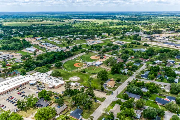 $289,000 | 407 West Glenn Street, Bellville, TX 77418