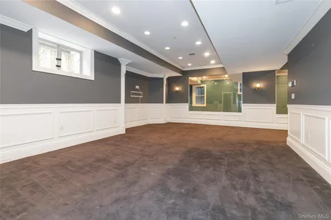 $2,588,000 | 12 Knollwood Road, Roslyn, NY 11576