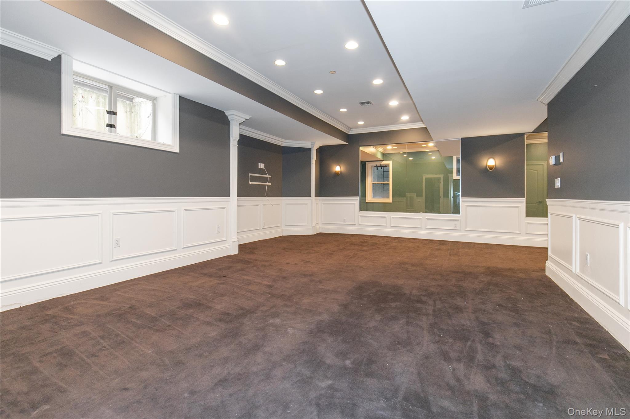 12 Knollwood Road Roslyn, NY 11576 - Photo 34 of 41 a view of an empty room