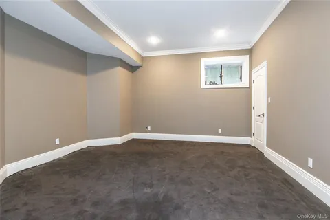 $2,588,000 | 12 Knollwood Road, Roslyn, NY 11576