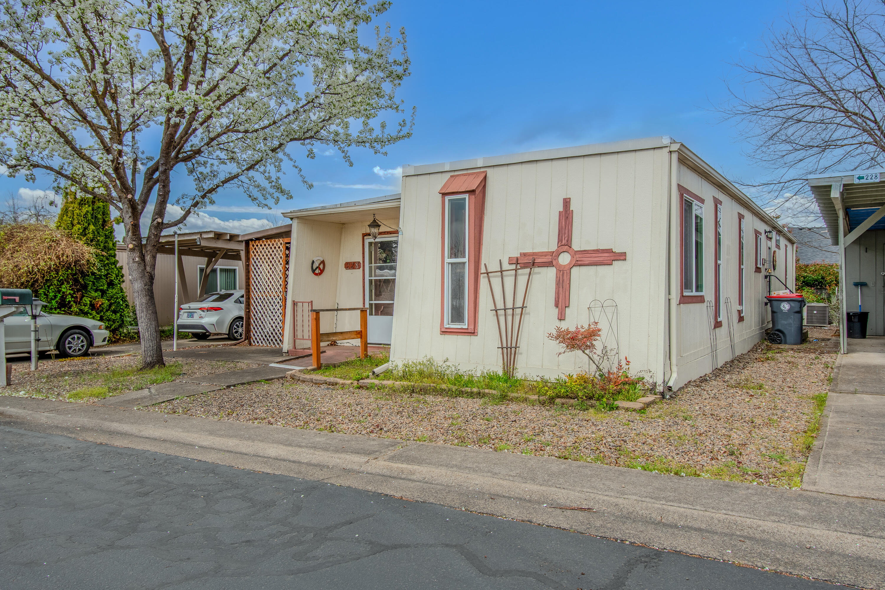 2252 Table Rock Road, Unit SPC 228 Medford, OR 97501 - Photo 1 of 18