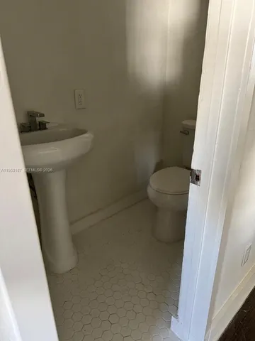 $2,600 | 1614 Jefferson Avenue, Unit 2, Miami Beach, FL 33139