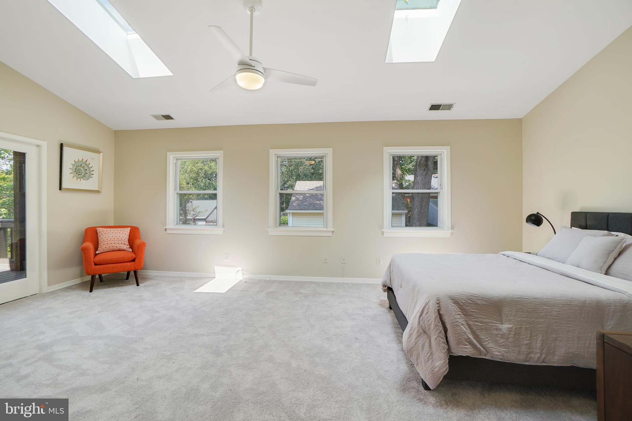 2215 Salisbury Road Silver Spring, MD 20910 - Photo 18 of 44 HUGE Primary Bedroom Suite