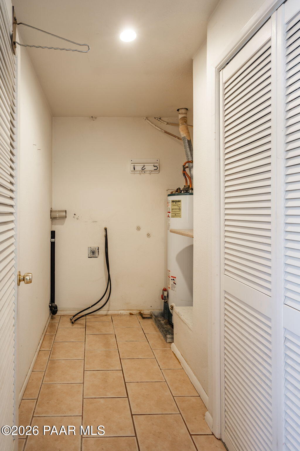 1710 Grandview Road Prescott, AZ 86305 - Photo 23 of 47 a bathroom with a shower