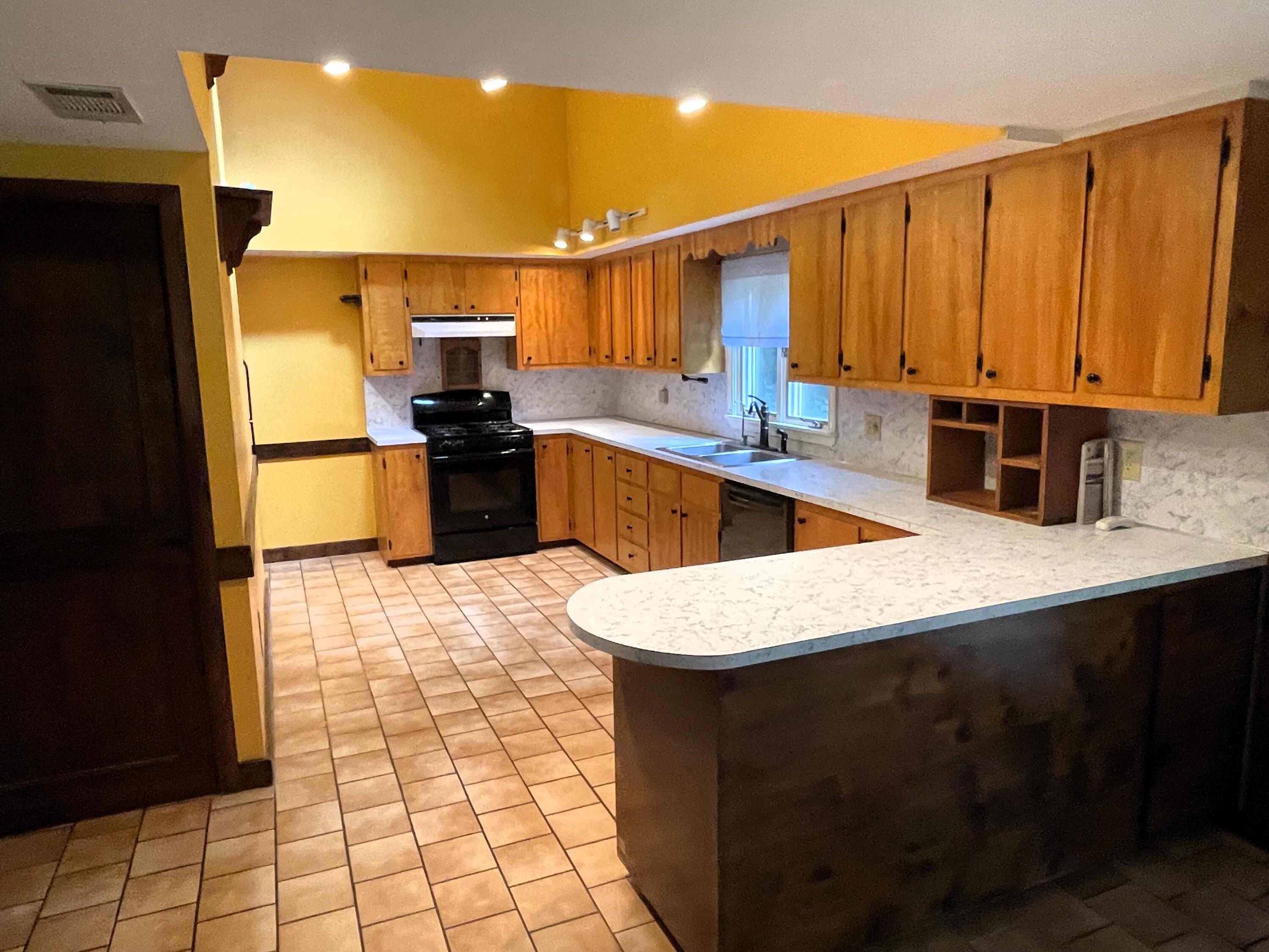 17 Waterman Road Buxton, ME 04093 - Photo 4 of 27 IMG_3846