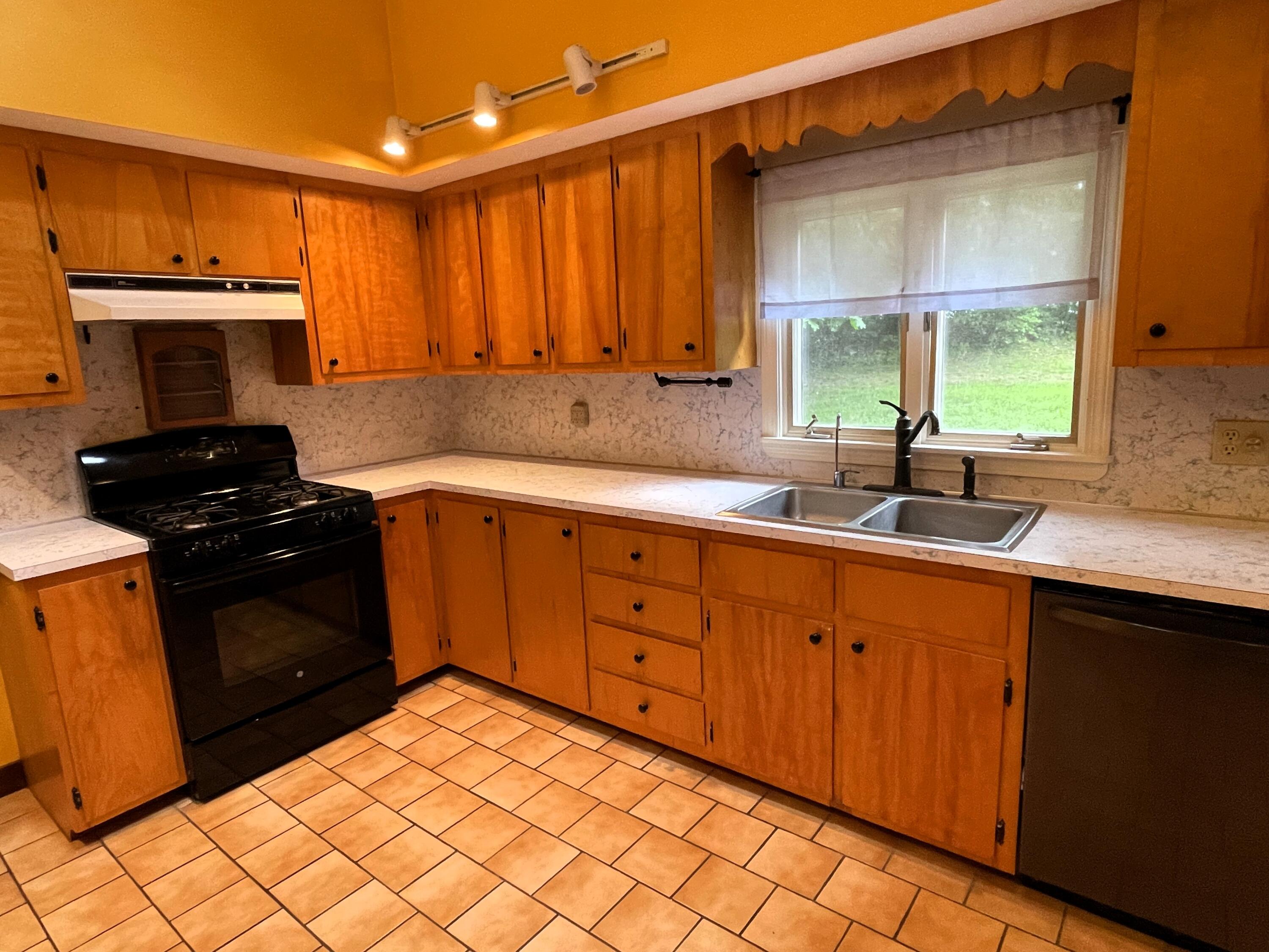 17 Waterman Road Buxton, ME 04093 - Photo 7 of 27 IMG_3849