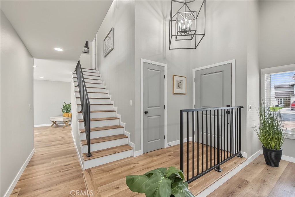 286 West Renwick Road Azusa, CA 91702 - Photo 23 of 75 Foyer and Stairs