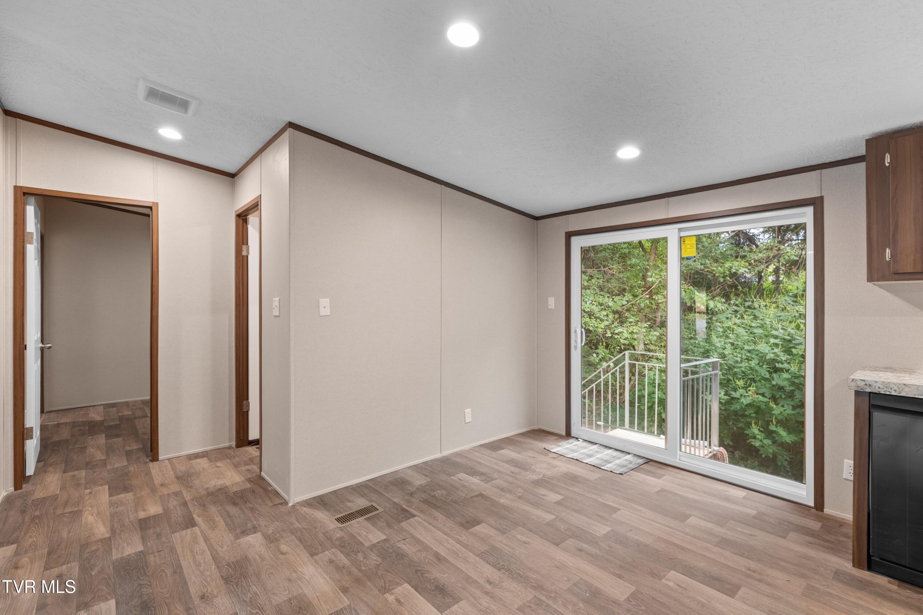 814 Pullen Road Whitesburg, TN 37891 - Photo 11 of 27 011-814PullenRoad-Whitesburg-TN-37891-SM