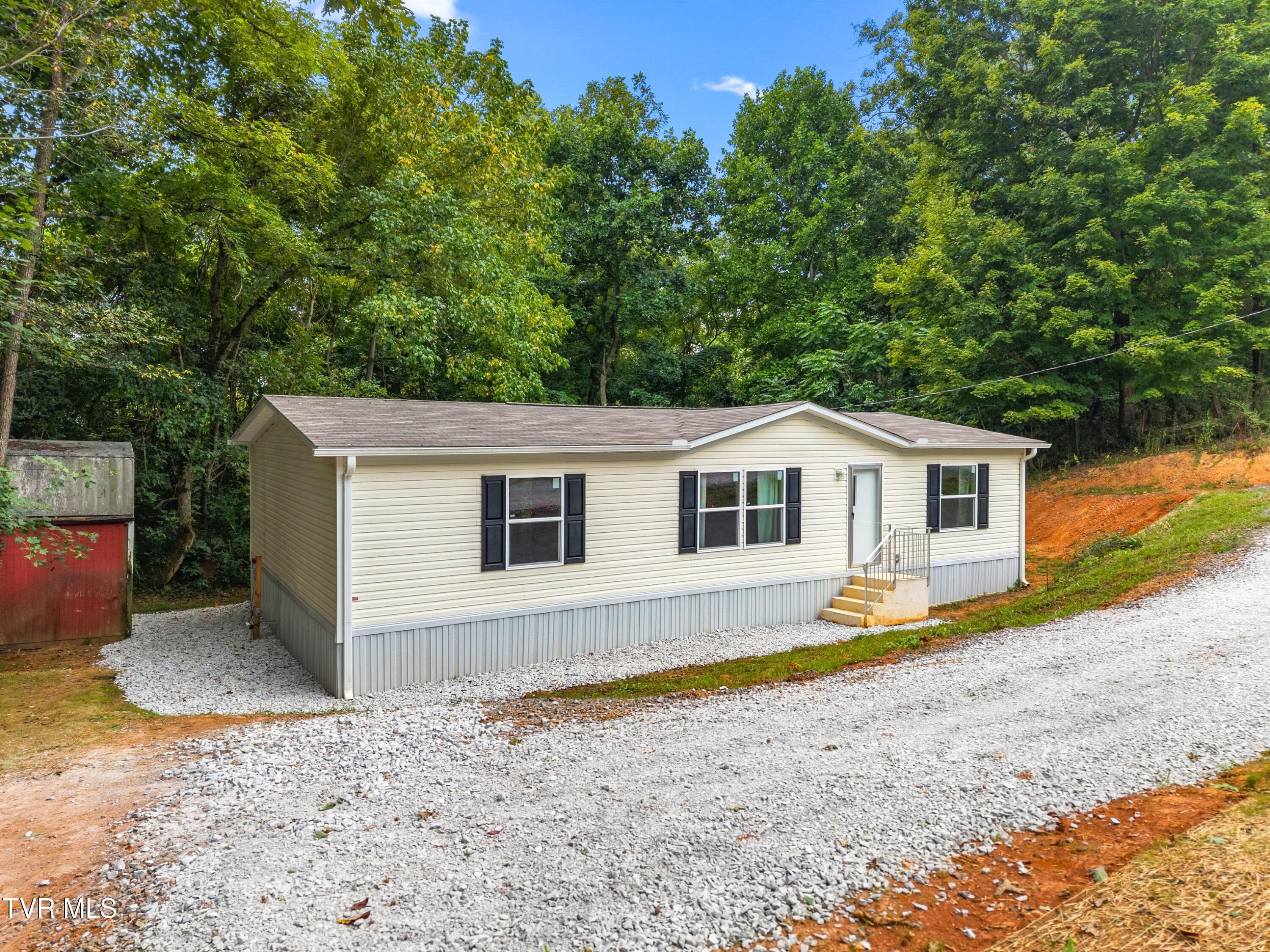 814 Pullen Road Whitesburg, TN 37891 - Photo 2 of 27 002-814PullenRoad-Whitesburg-TN-37891-SM