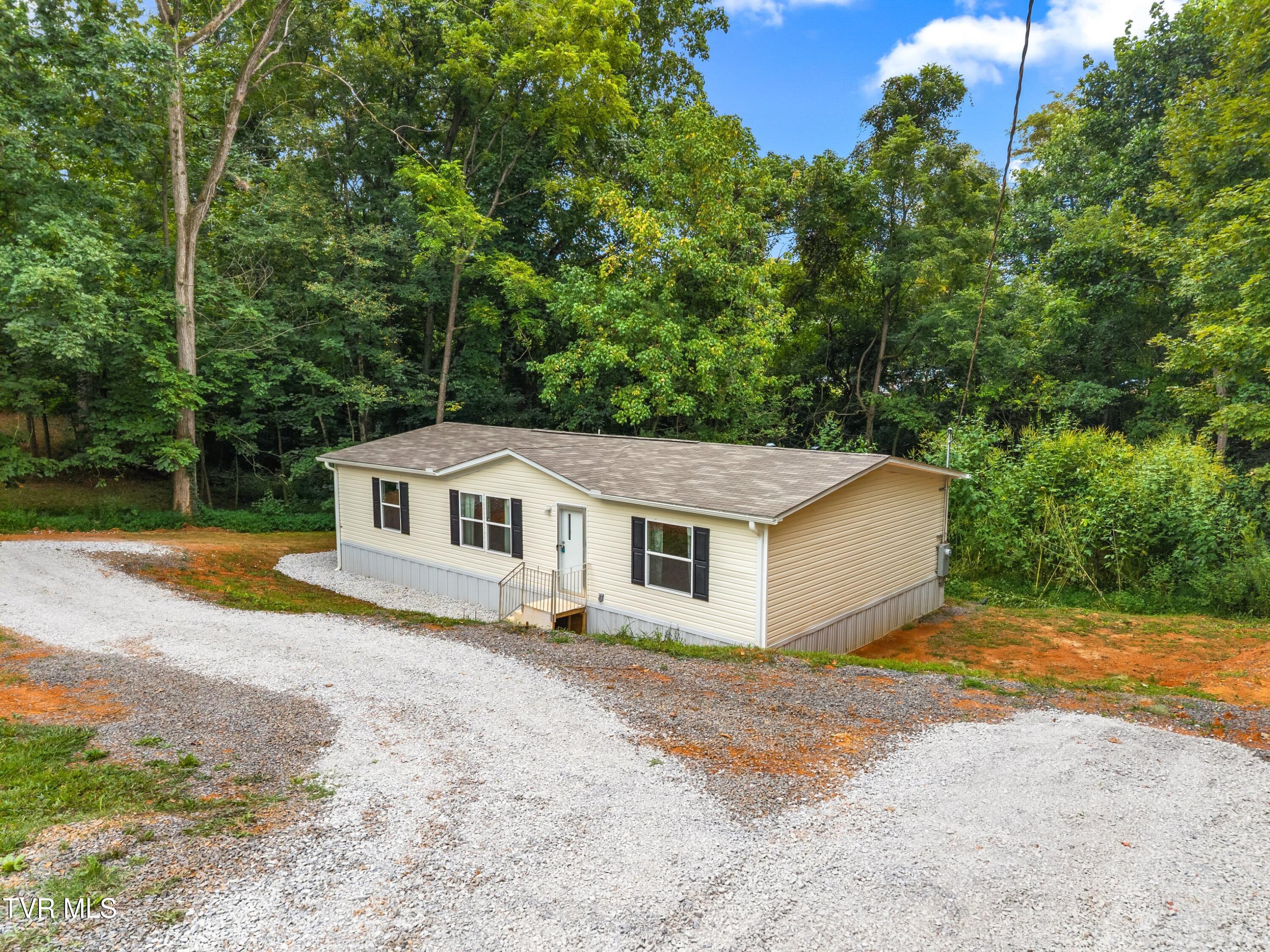 814 Pullen Road Whitesburg, TN 37891 - Photo 3 of 27 003-814PullenRoad-Whitesburg-TN-37891-SM