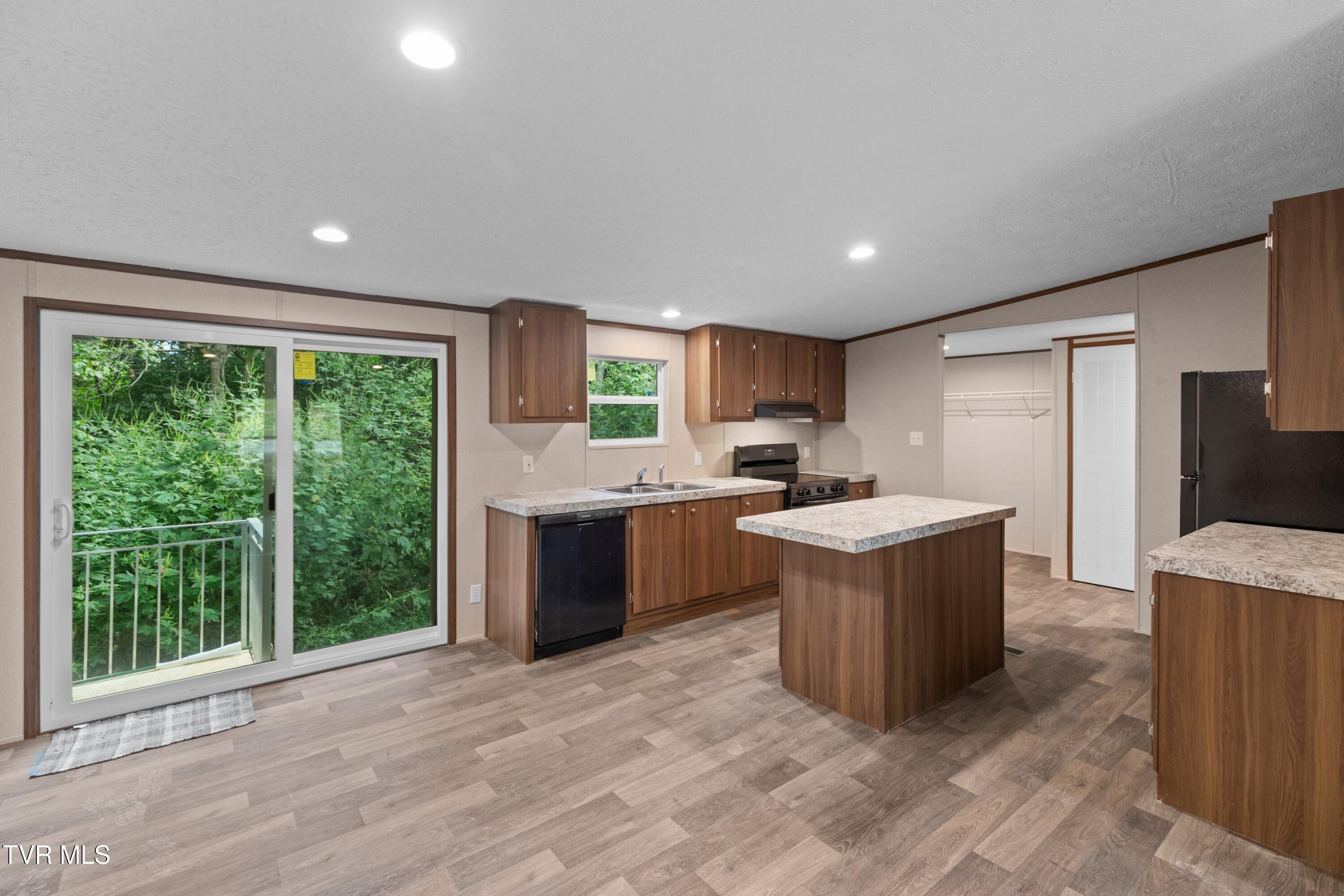 814 Pullen Road Whitesburg, TN 37891 - Photo 8 of 27 008-814PullenRoad-Whitesburg-TN-37891-SM