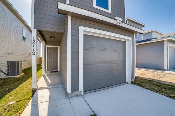 $1,500 | 12112 La Cuchilla, San Antonio, TX 78245