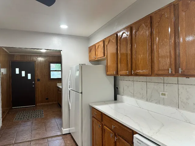 $160,000 | 433 Lakewood Boulevard, Park Forest, IL 60466