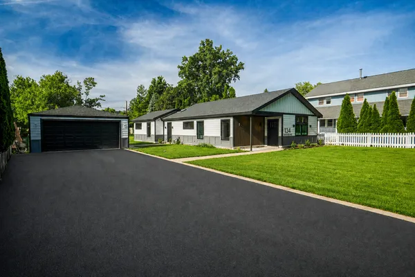 $699,000 | 134 East Morrison Avenue, Mount Prospect, IL 60056