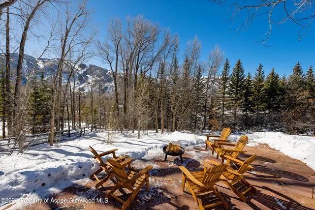 a picture of city view