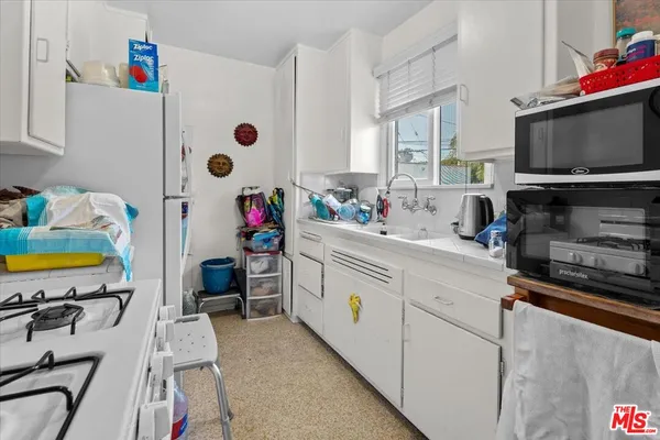 $1,995,000 | 2210 24th Street, Santa Monica, CA 90405