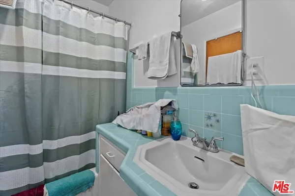 $1,995,000 | 2210 24th Street, Santa Monica, CA 90405