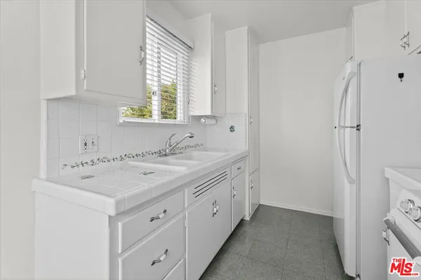 $1,995,000 | 2210 24th Street, Santa Monica, CA 90405