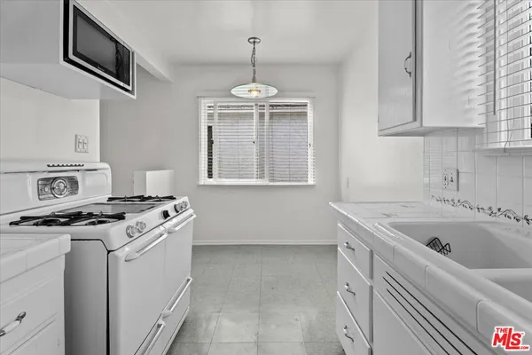 $1,995,000 | 2210 24th Street, Santa Monica, CA 90405