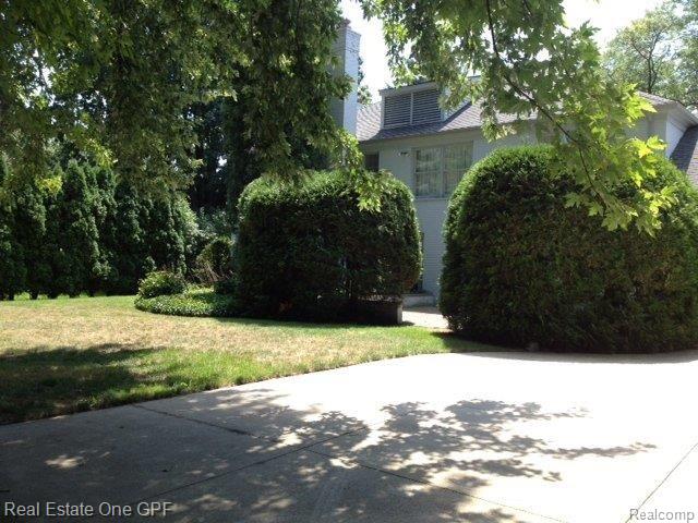 40 Stonehurst Road Grosse Pointe, MI 48236 - Photo 9 of 9 back of house.JPG