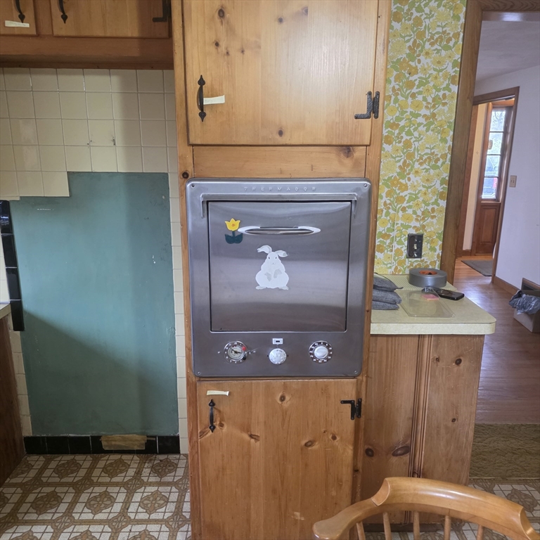 30 Woodcrest Road Springfield, MA 01129 - Photo 12 of 20