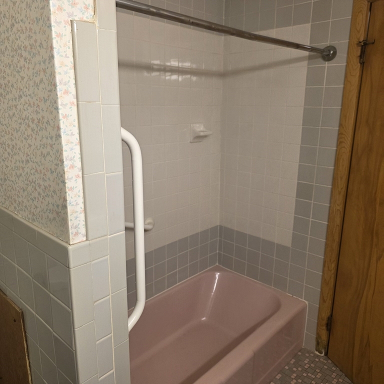 30 Woodcrest Road Springfield, MA 01129 - Photo 14 of 20