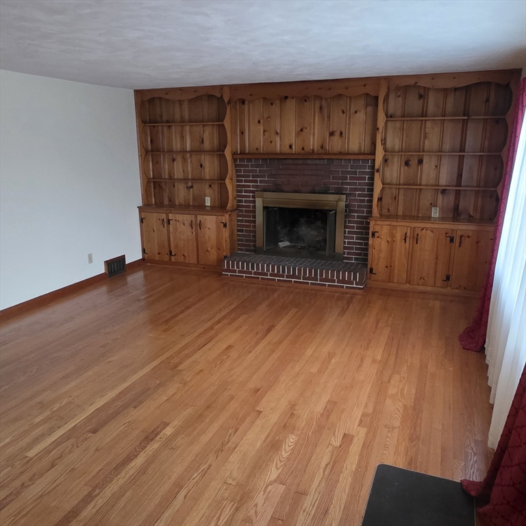 30 Woodcrest Road Springfield, MA 01129 - Photo 5 of 20