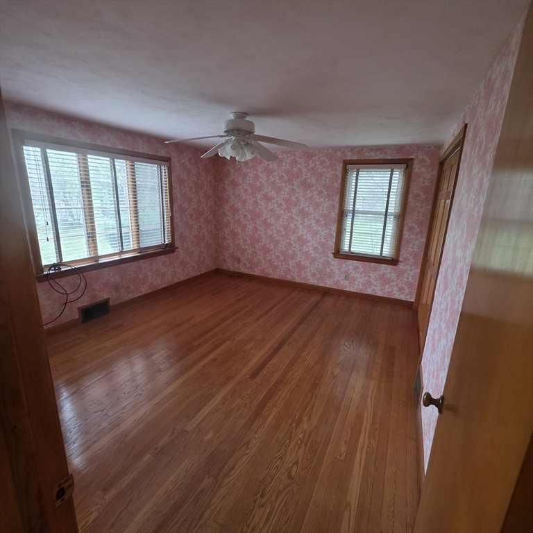 30 Woodcrest Road Springfield, MA 01129 - Photo 7 of 20