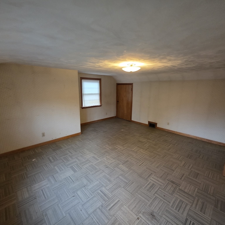 30 Woodcrest Road Springfield, MA 01129 - Photo 9 of 20