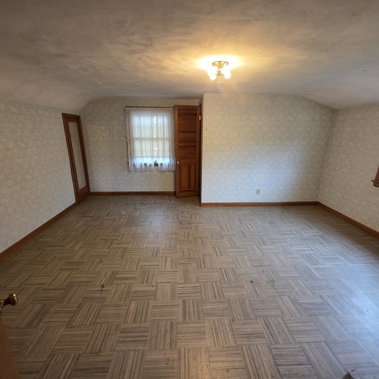 30 Woodcrest Road Springfield, MA 01129 - Photo 10 of 20