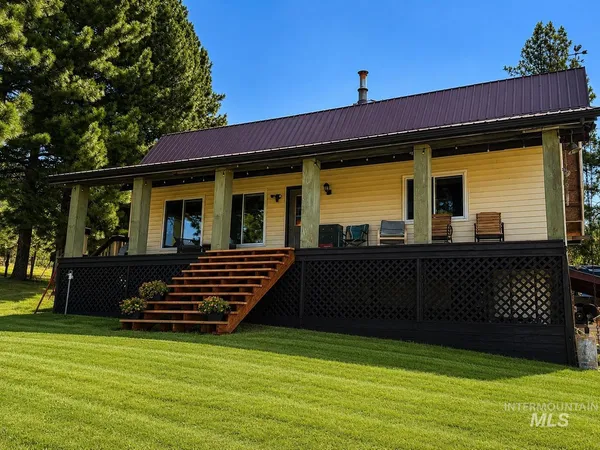 $1,400,000 | 40 Atkin Lane, Cascade, ID 83611