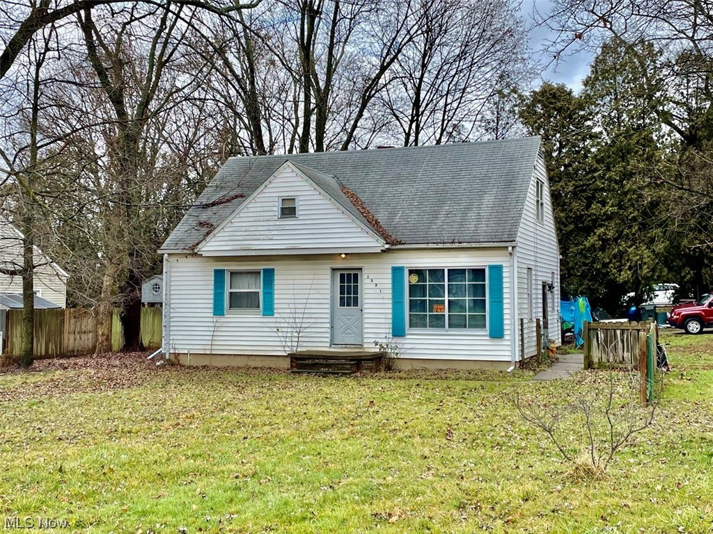 1371 Krumroy Road Akron, OH 44306 - Photo 1 of 5 Bungalow-style home with a front yard