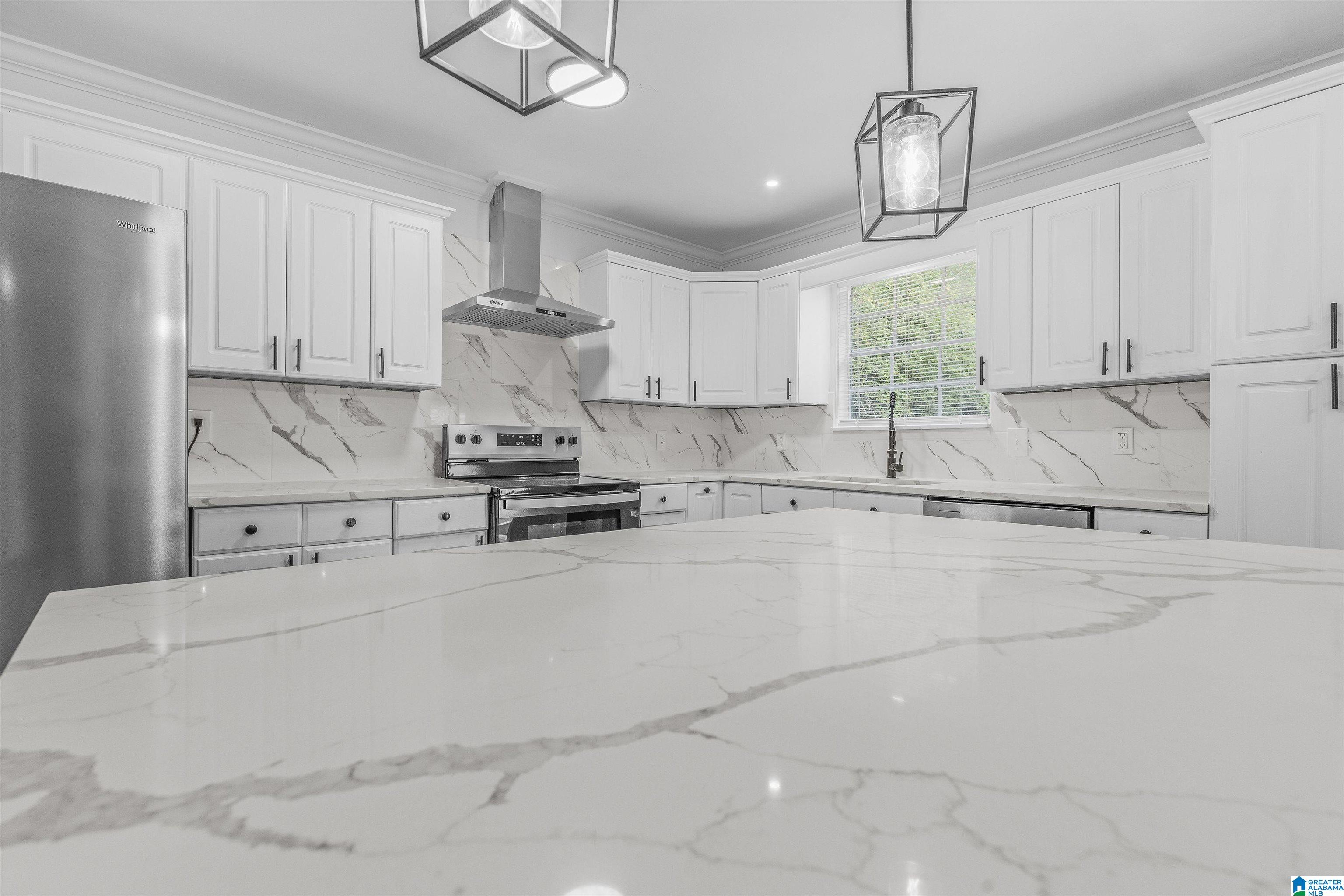 206 Dale Drive Alabaster, AL 35007 - Photo 10 of 32