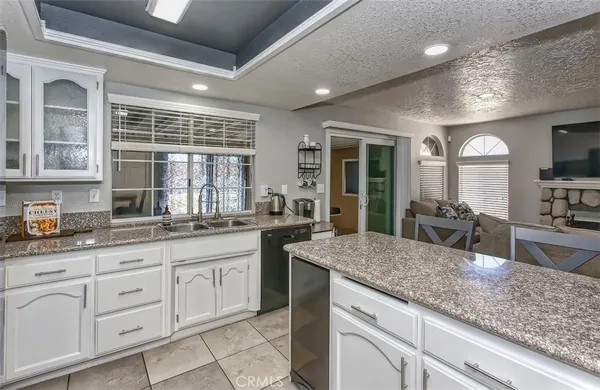 $3,500 | 17859 Yucca Street, Hesperia, CA 92345