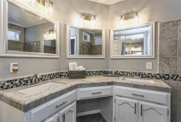 $3,500 | 17859 Yucca Street, Hesperia, CA 92345