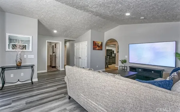 $3,500 | 17859 Yucca Street, Hesperia, CA 92345